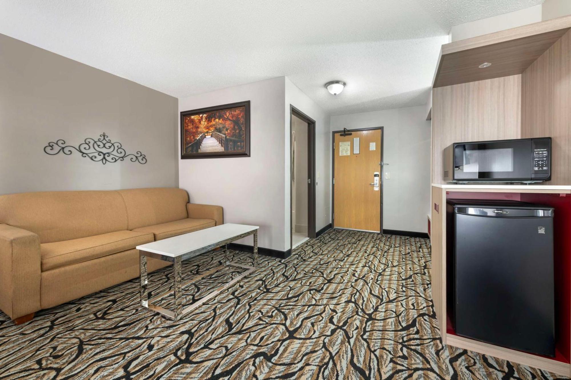 Best Western Plus Albert Lea I-90/I-35 Hotel Exterior photo